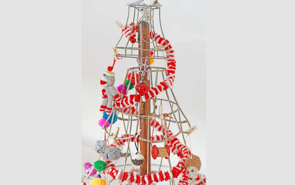 t5-2 Unconventional Christmas tree ideas you can use in your living room